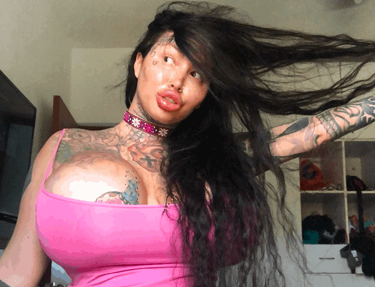 Shebeast Turns Herself into Plastic Sex Doll & Nearly Dies After Getting Vagina Fattening Surgery