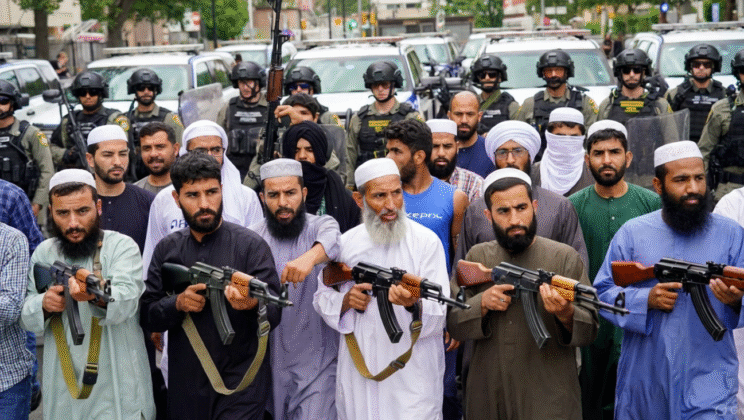 Martinez Politix (Nov 28, 2025) | “They Come in Peace”